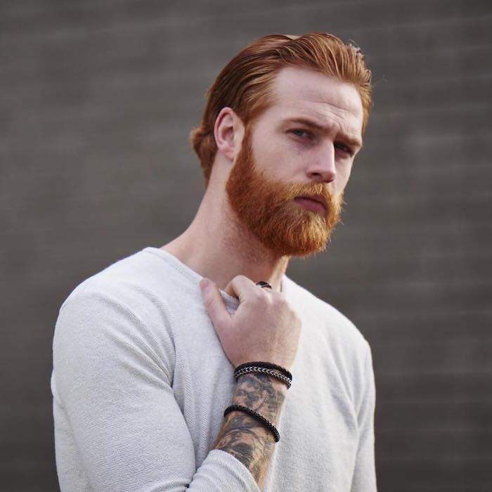 hur man får en riktig rödskägg rödhårig tatuerad hipster man