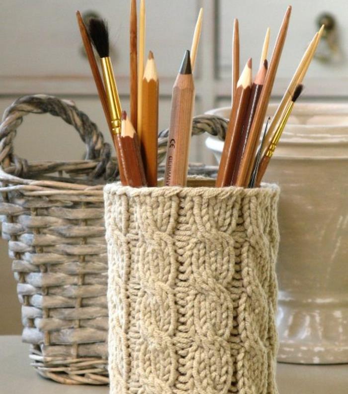 Deco-tin-box-wrapped-in-wool-idee-how-to-make-a-pencil-pot-yourself-a-storage-for-office-supplies