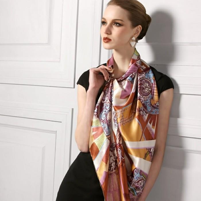 longchamp-scarf-lady-resized-ukradol