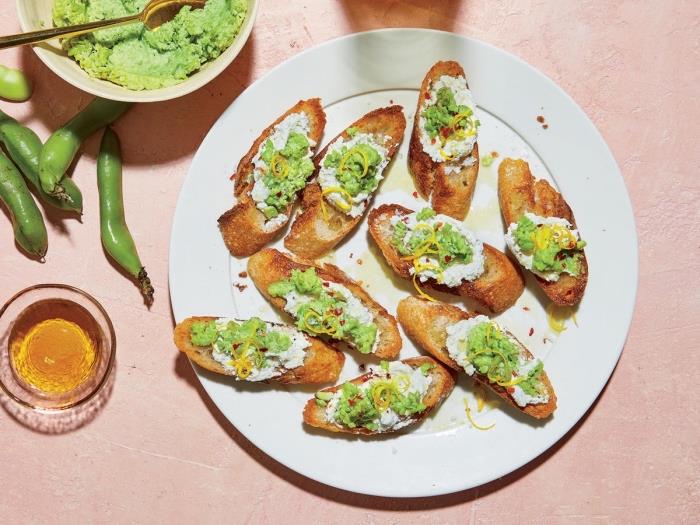 crostini recepty na jednoduchý a lacný aperitív na večeru, bruschetta s ricottou a tukmi