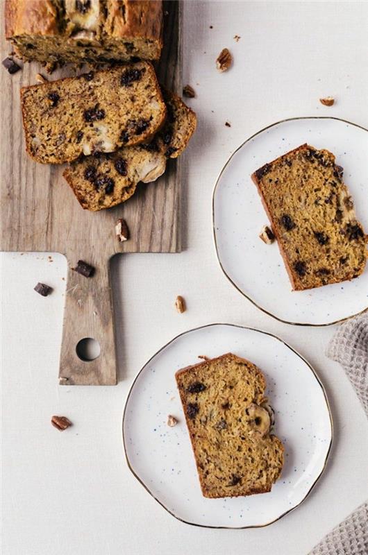 recept na banánový chlieb s celozrnnou múkou a čokoládovými lupienkami, ako urobiť rýchle a zdravé občerstvenie