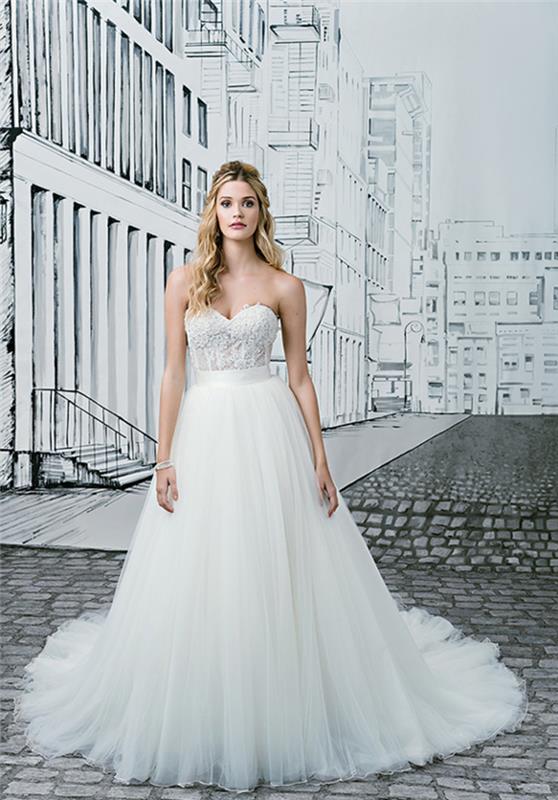 Abiti da sposa Principleschi، vestito bianco con bustino، gonna con bustino tulle bianco