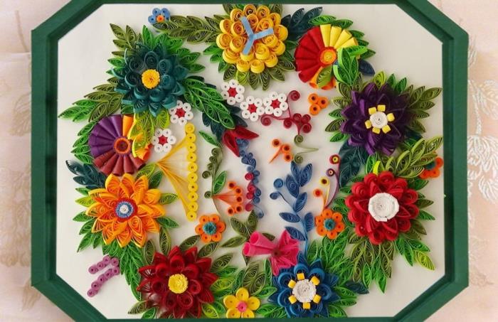 naučte sa vyrábať quilling, zarámovaný umelecký panel, niekoľko kvetov a kvetinových vzorov z quillingového papiera