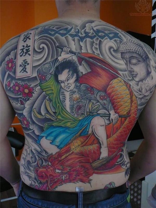 وشم التنين الصيني على ظهر yakuza irezumi