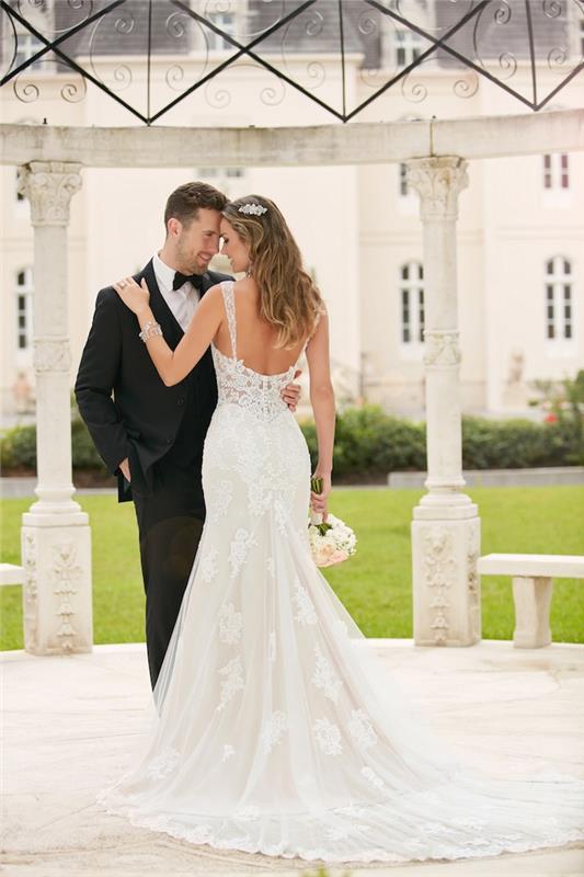 Abito da Sposa di Colore Bianco ، ragazza con Capelli biondi ، Uomo Con Costume Elegante