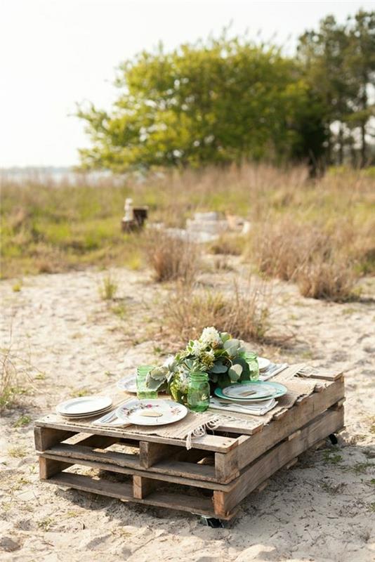 trä-picknick-bord-för-stranden-blommor-strand-låg-pall-bord