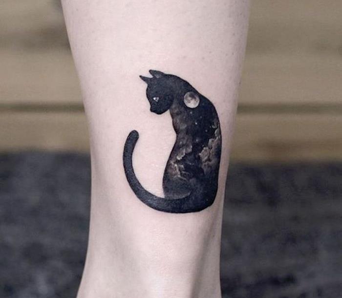 Alice in Wonderland svart katt tatuering