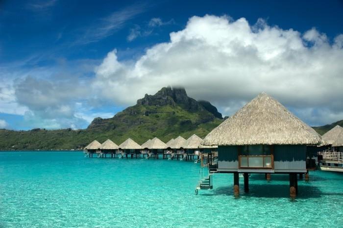 bor-i-en-bungalow-på-havet-Bora-Bora-lista-över-saker-att-göra-innan-du-dör